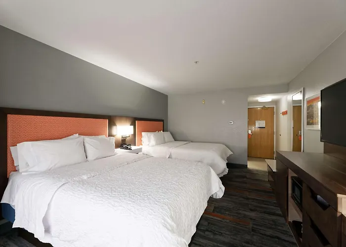 Hampton & Phoenix-goodyear Hotel