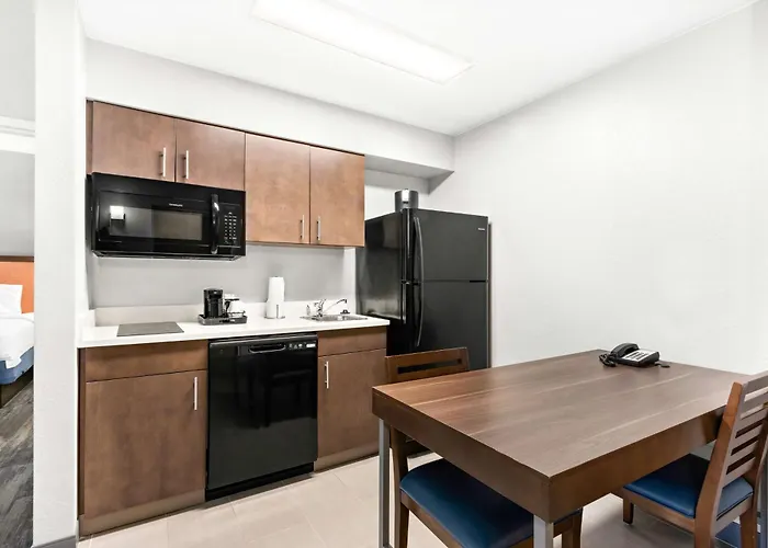 Hampton & Phoenix-goodyear Hotel 3*