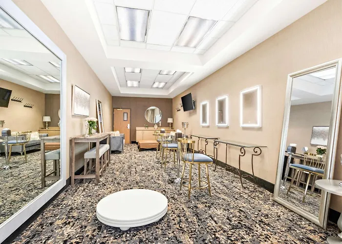Hampton & Phoenix-goodyear 3* Goodyear