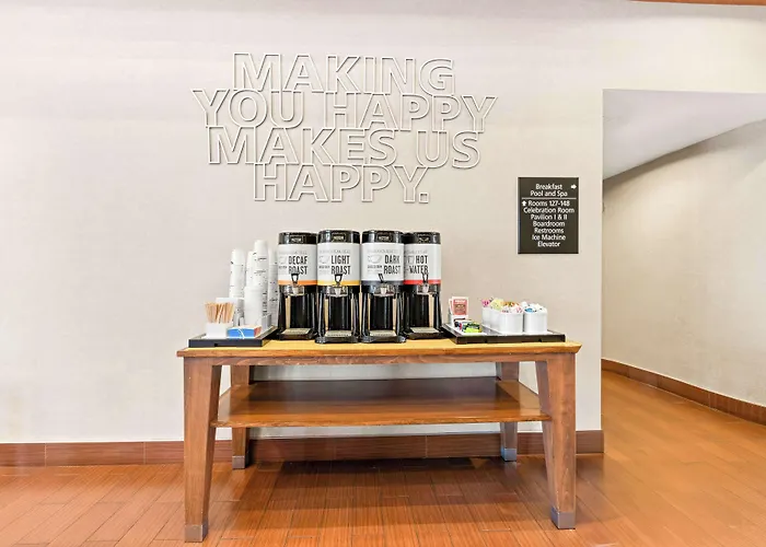 Hampton & Phoenix-goodyear Hotel 3*