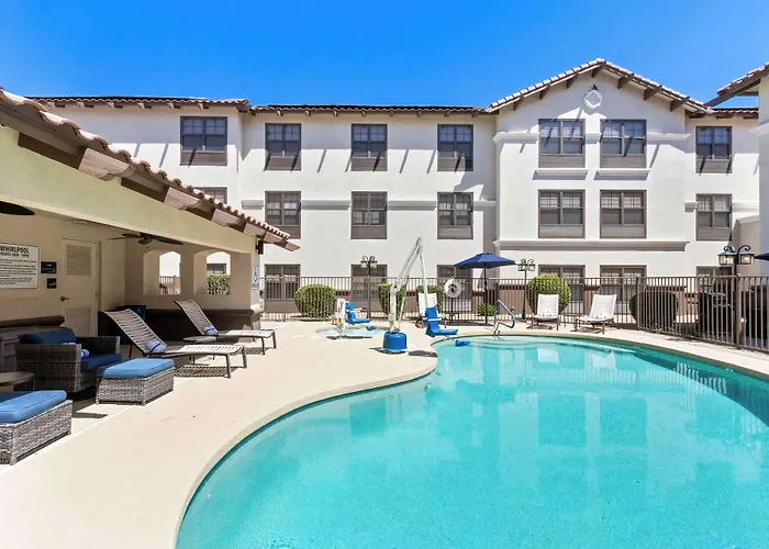 Hampton & Phoenix-goodyear 3*